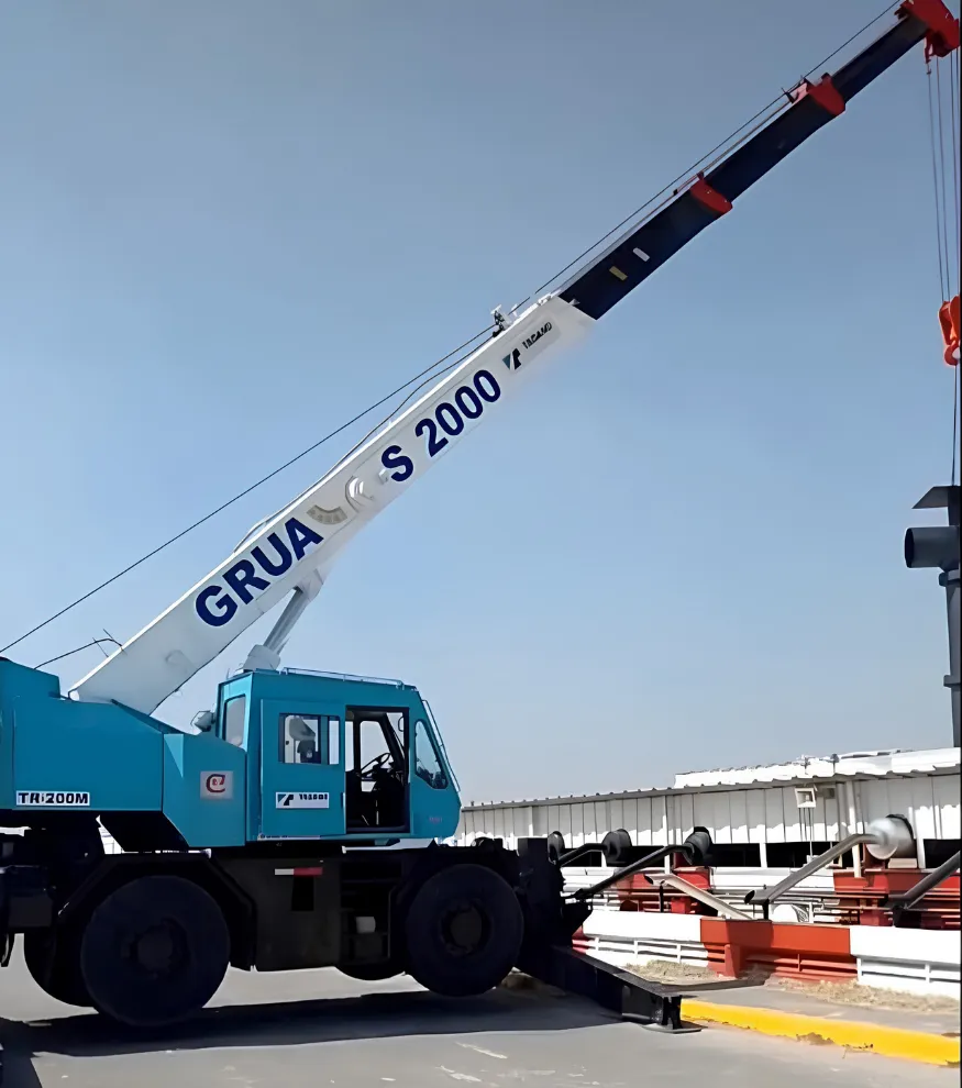 Grúas 2000 Express en obra